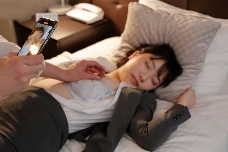 Chuyến công tác với kẻ vang khắp quấy rối ở công ty, cô gái bị chuốc thuốc ngủ